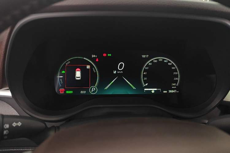 Used Toyota Granvia 2024 2.5L Hybrid Prestige PLUS Four-Wheel Drive Version Instrument Cluster