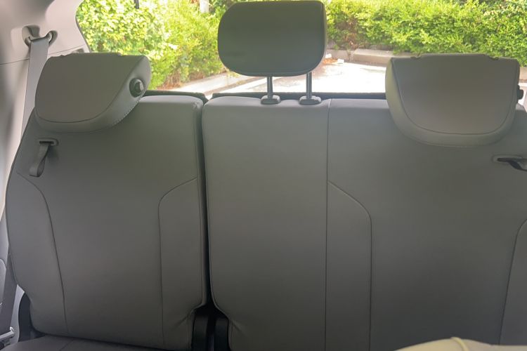 Used Toyota Granvia 2024 2.5L Hybrid Comfort Edition Interior 1