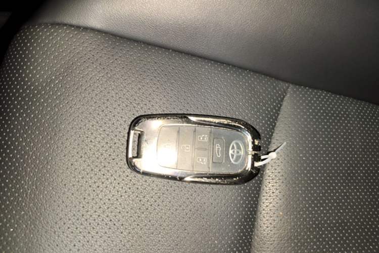 Used Toyota Granvia 2024 2.5L Hybrid Prestige PLUS Four-Wheel Drive Version Interior 1