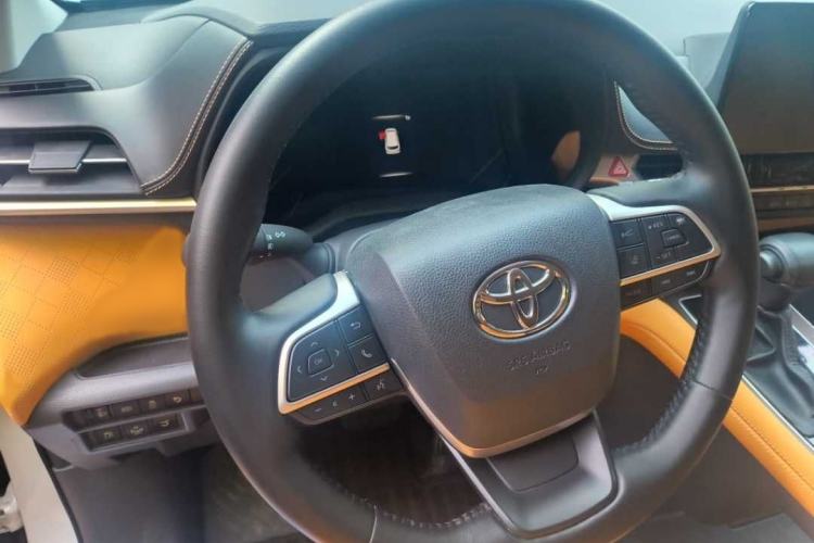Used Toyota Granvia 2024 2.5L Hybrid Comfort Edition Interior 1