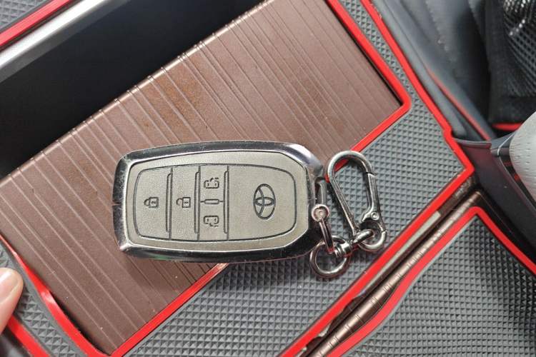 Used Toyota Granvia 2024 2.5L Hybrid Luxury Edition Interior 1