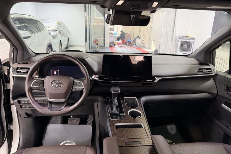 Used Toyota Granvia 2024 2.5L Hybrid Prestige PLUS Four-Wheel Drive Version Interior 1