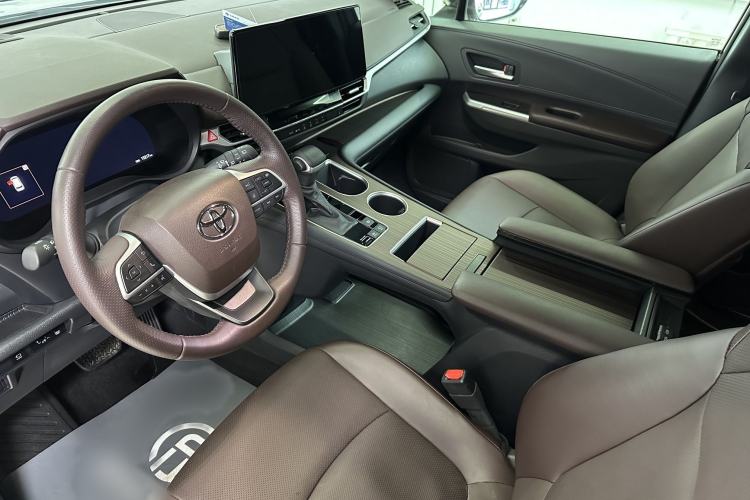 Used Toyota Granvia 2024 2.5L Hybrid Prestige PLUS Four-Wheel Drive Version Interior 1