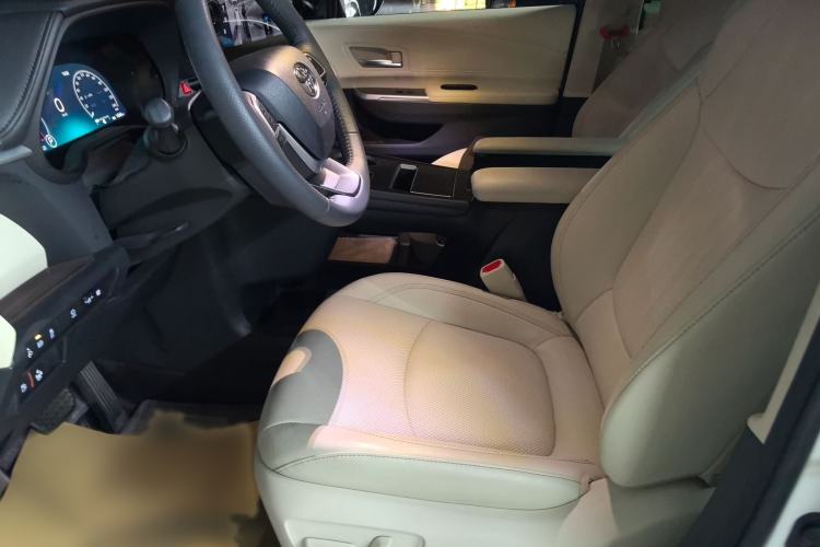 Used Toyota Granvia 2024 2.5L Hybrid Prestige ULTRA Edition Interior 1