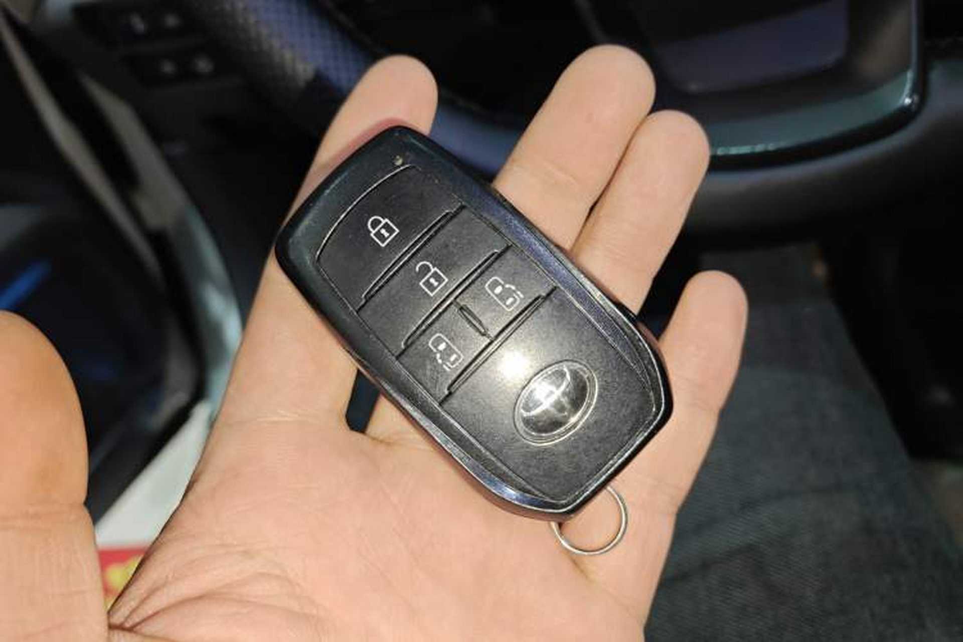 Used Toyota Granvia 2024 2.5L Hybrid Comfort Edition Interior 1