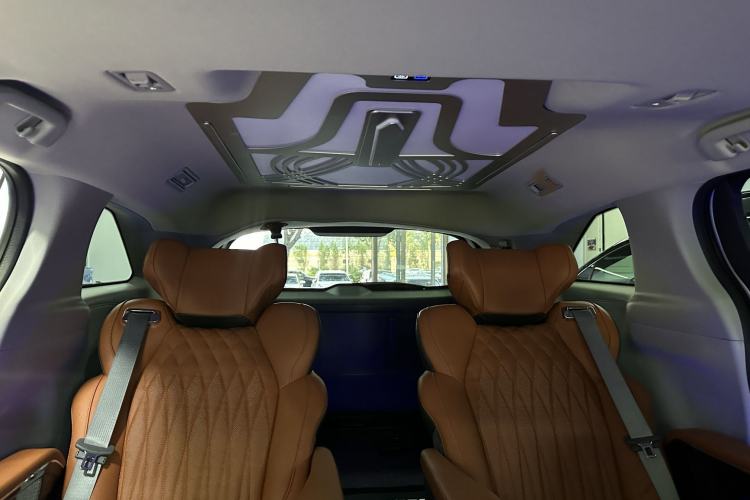 Used Toyota Granvia 2024 2.5L Hybrid Comfort Edition Interior 11