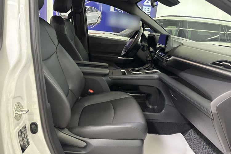 Used Toyota Granvia 2024 2.5L Hybrid Luxury Edition Interior 11