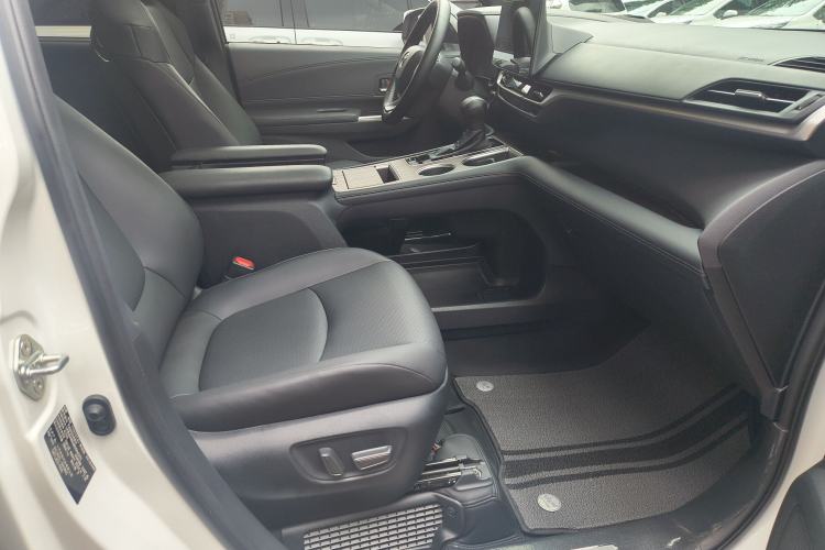 Used Toyota Granvia 2024 2.5L Hybrid Prestige PLUS Four-Wheel Drive Version Interior 11