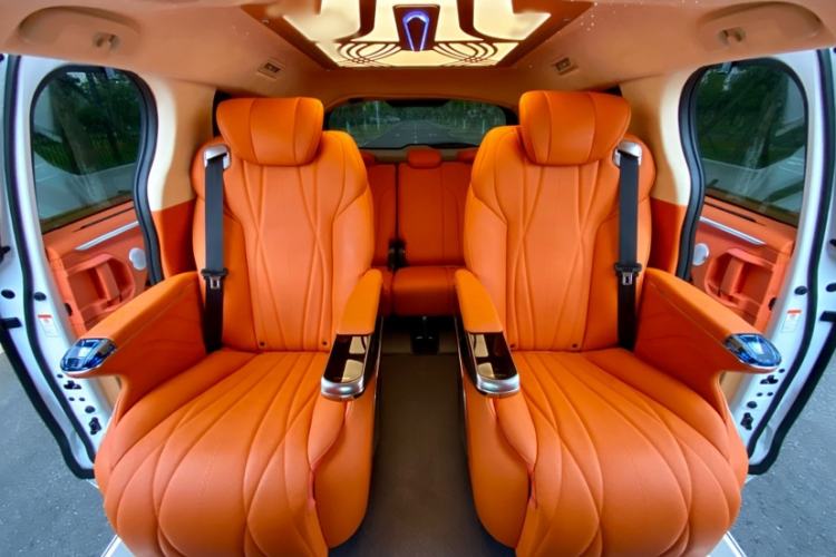 Used Toyota Granvia 2024 2.5L Hybrid Comfort Edition Interior 15