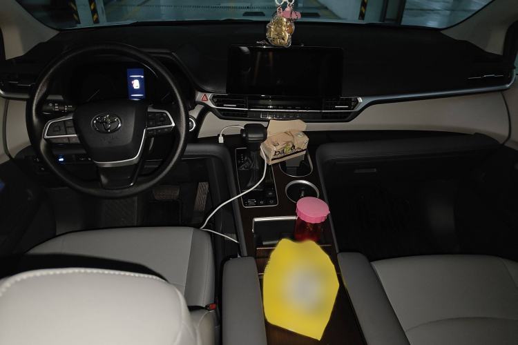 Used Toyota Granvia 2024 2.5L Hybrid Comfort Edition Interior 2