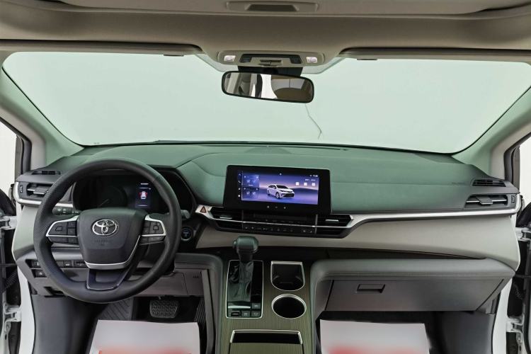 Used Toyota Granvia 2024 2.5L Hybrid Comfort Edition Interior 2