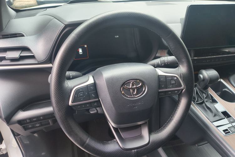 Used Toyota Granvia 2024 2.5L Hybrid Prestige PLUS Four-Wheel Drive Version Interior 2