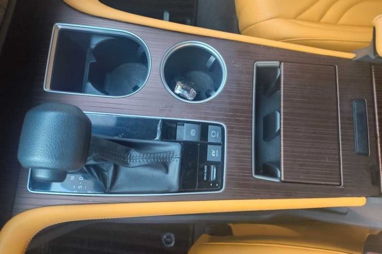 Used Toyota Granvia 2024 2.5L Hybrid Comfort Edition Interior 3