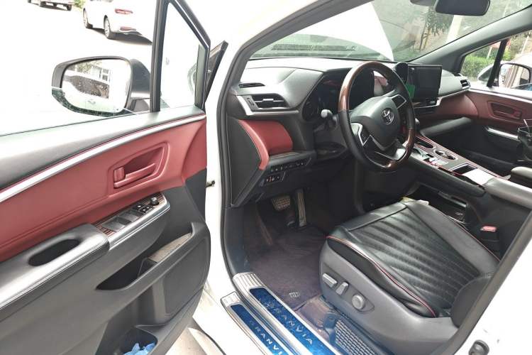 Used Toyota Granvia 2024 2.5L Hybrid Luxury Edition Interior 3