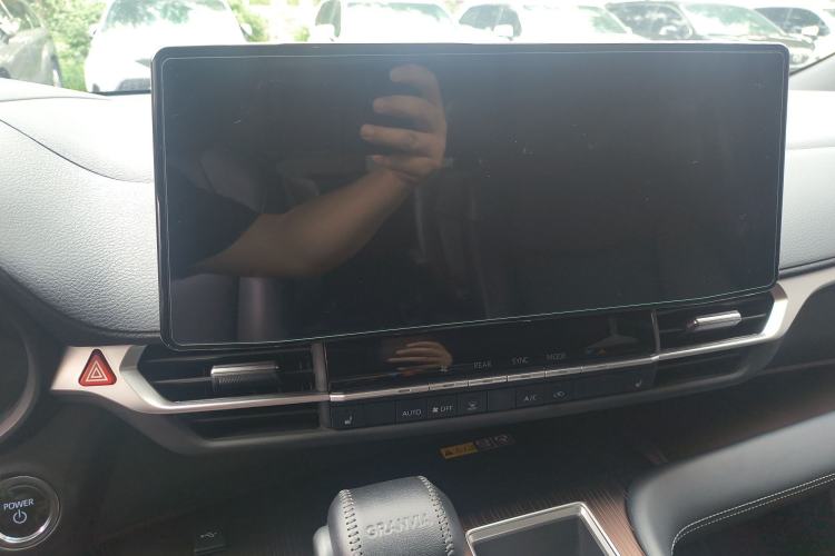 Used Toyota Granvia 2024 2.5L Hybrid Prestige PLUS Four-Wheel Drive Version Interior 3