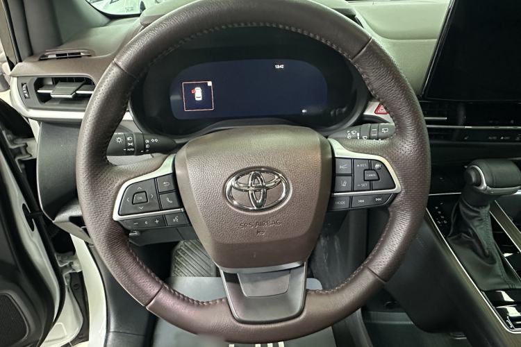 Used Toyota Granvia 2024 2.5L Hybrid Prestige PLUS Four-Wheel Drive Version Interior 3
