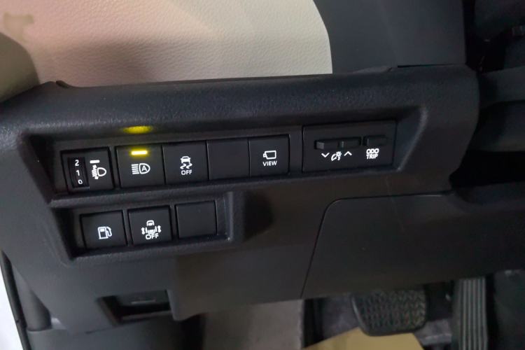 Used Toyota Granvia 2024 2.5L Hybrid Prestige ULTRA Edition Interior 3