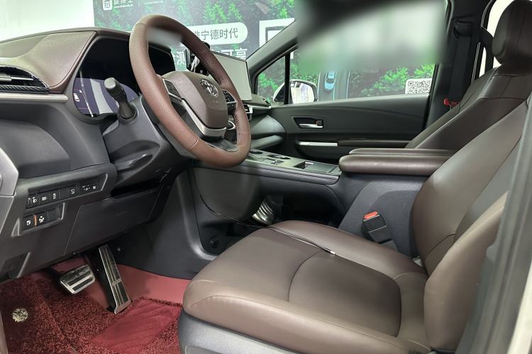 Used Toyota Granvia 2024 2.5L Hybrid Prestige PLUS Four-Wheel Drive Version Interior 4