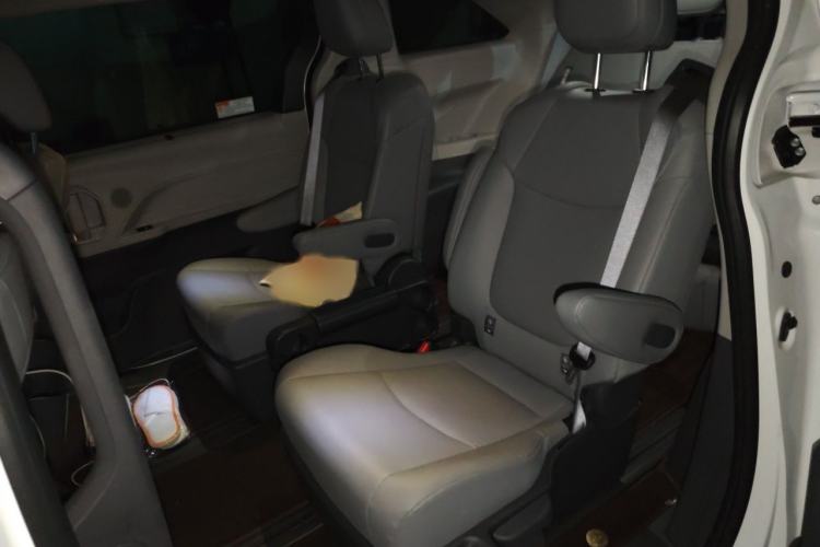 Used Toyota Granvia 2024 2.5L Hybrid Comfort Edition Interior 4