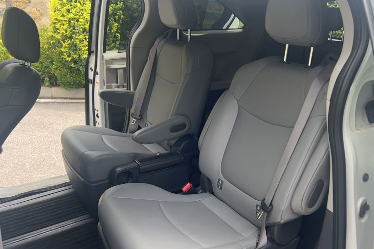Used Toyota Granvia 2024 2.5L Hybrid Comfort Edition Interior 5