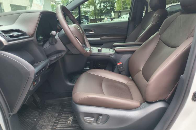 Used Toyota Granvia 2024 2.5L Hybrid Prestige PLUS Four-Wheel Drive Version Interior 5