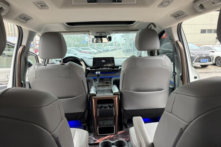 Used Toyota Granvia 2024 2.5L Hybrid Comfort Edition Interior 5