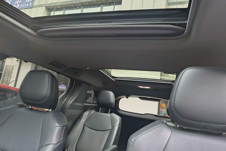 Used Toyota Granvia 2024 2.5L Hybrid Prestige PLUS Four-Wheel Drive Version Interior 6