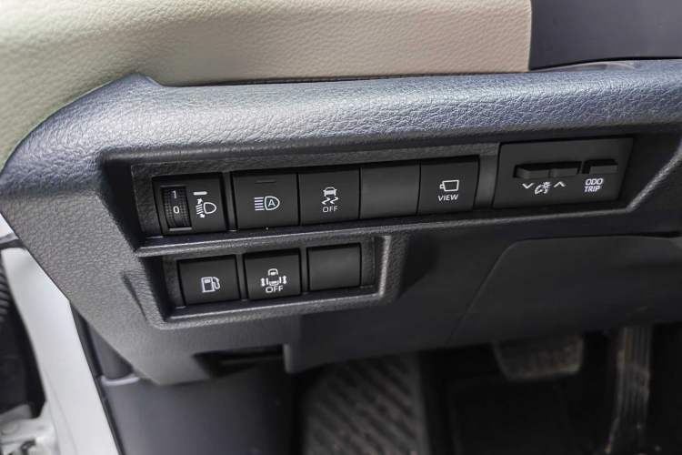 Used Toyota Granvia 2024 2.5L Hybrid Prestige ULTRA Edition Interior 7
