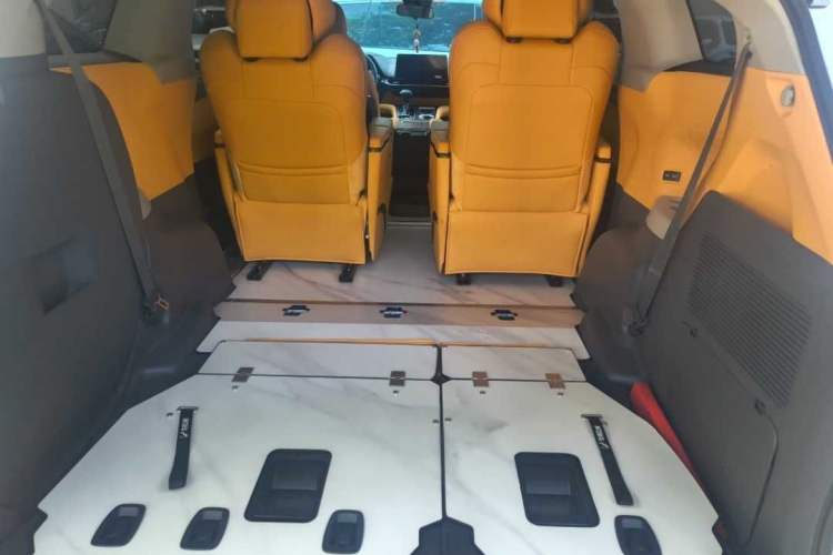 Used Toyota Granvia 2024 2.5L Hybrid Comfort Edition Interior 7