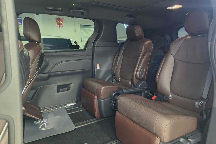 Used Toyota Granvia 2024 2.5L Hybrid Prestige PLUS Four-Wheel Drive Version Interior 7