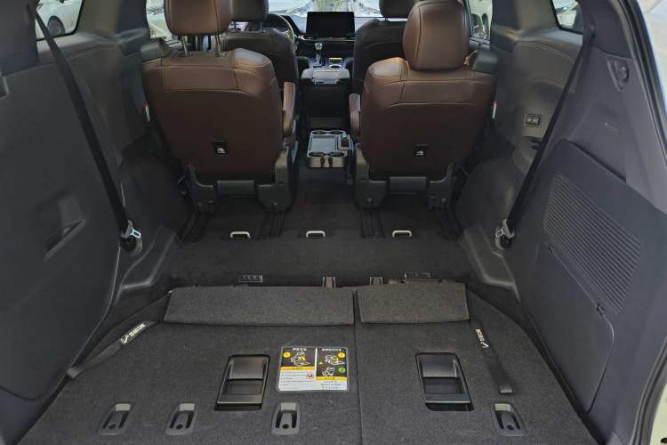 Used Toyota Granvia 2024 2.5L Hybrid Prestige PLUS Four-Wheel Drive Version Interior 7