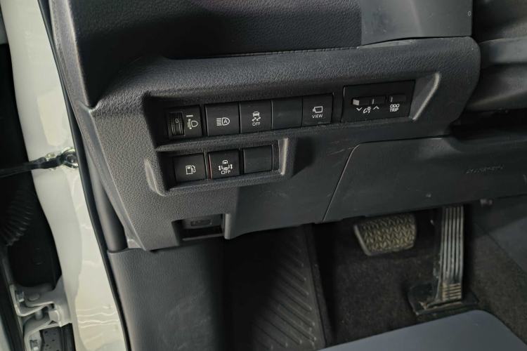 Used Toyota Granvia 2024 2.5L Hybrid Prestige PLUS Four-Wheel Drive Version Interior 8