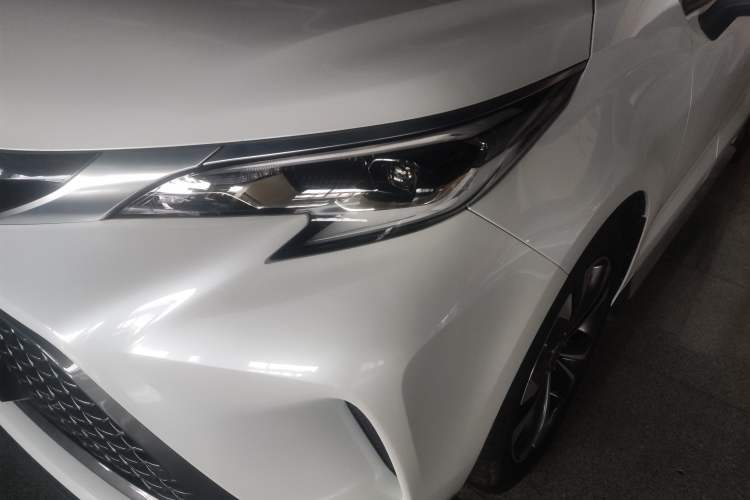 Used Toyota Granvia 2024 2.5L Hybrid Prestige ULTRA Edition Left Front Headlight
