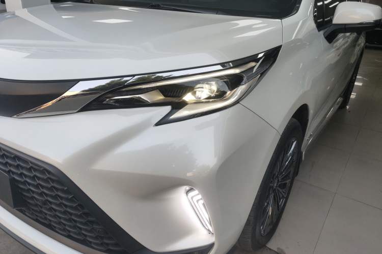 Used Toyota Granvia 2024 2.5L Hybrid Comfort Edition Left Front Headlight