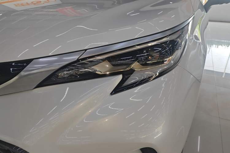 Used Toyota Granvia 2024 2.5L Hybrid Prestige ULTRA Edition Left Front Headlight