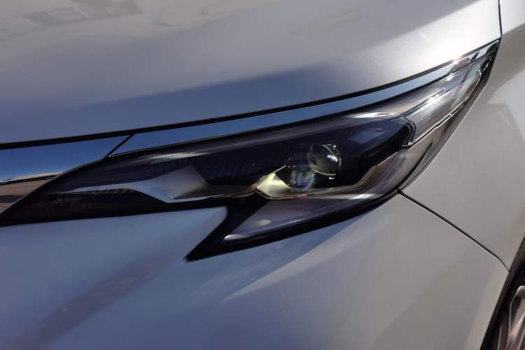 Used Toyota Granvia 2024 2.5L Hybrid Comfort Edition Left Front Headlight