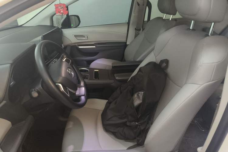 Used Toyota Granvia 2024 2.5L Hybrid Comfort Edition Left Front Seat