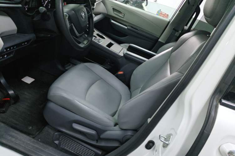 Used Toyota Granvia 2024 2.5L Hybrid Comfort Edition Left Front Seat