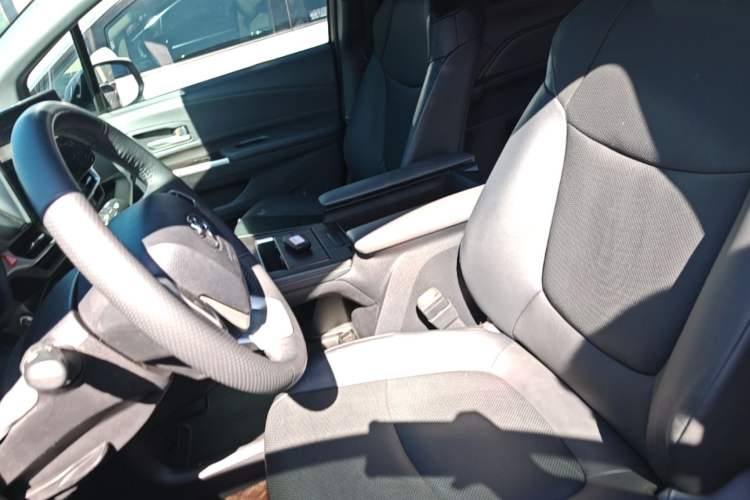 Used Toyota Granvia 2024 2.5L Hybrid Prestige PLUS Edition Left Front Seat