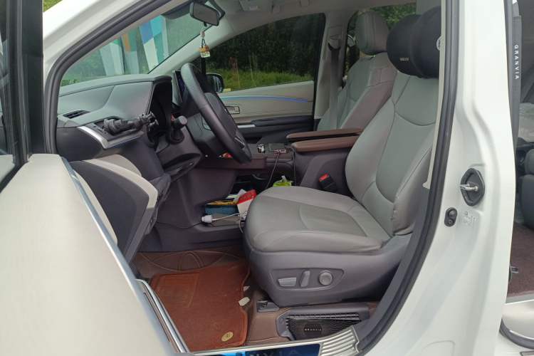 Used Toyota Granvia 2024 2.5L Hybrid Comfort Edition Left Front Seat
