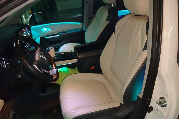 Used Toyota Granvia 2024 2.5L Hybrid Comfort Edition Left Front Seat