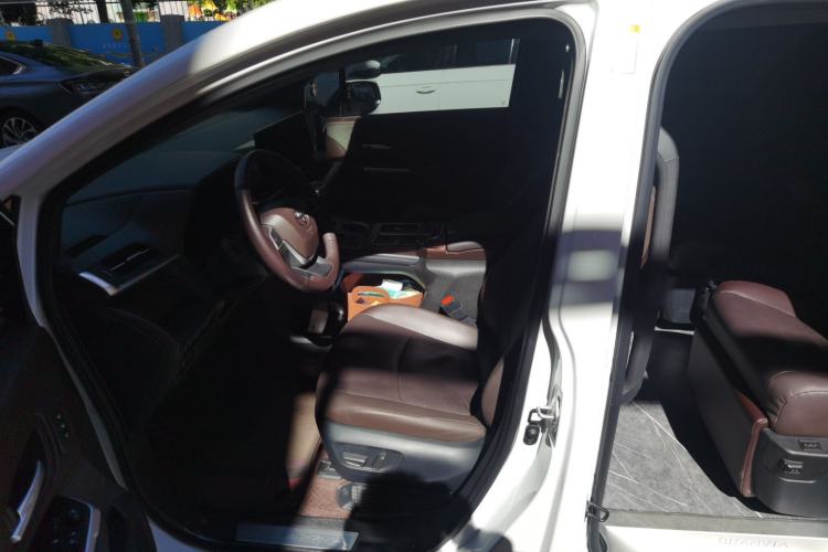 Used Toyota Granvia 2024 2.5L Hybrid Prestige PLUS Four-Wheel Drive Version Left Front Seat