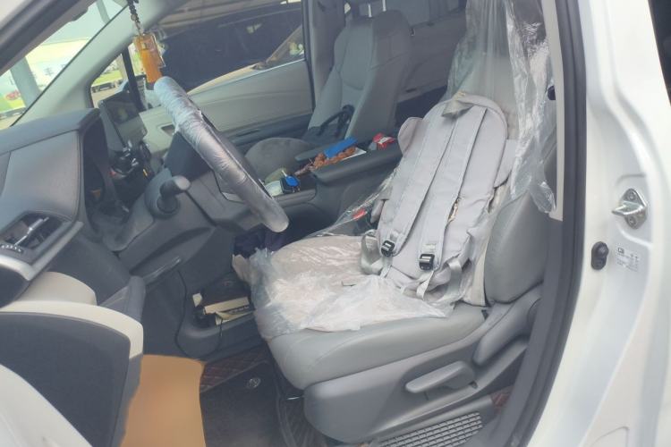 Used Toyota Granvia 2024 2.5L Hybrid Comfort Edition Left Front Seat