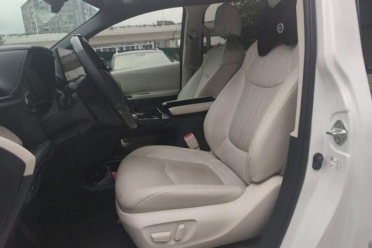 Used Toyota Granvia 2024 2.5L Hybrid Prestige ULTRA Edition Left Front Seat