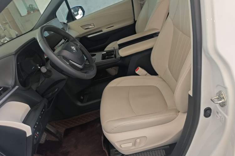 Used Toyota Granvia 2024 2.5L Hybrid Prestige ULTRA Edition Left Front Seat