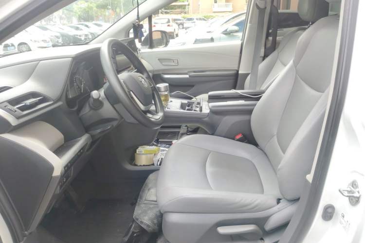 Used Toyota Granvia 2024 2.5L Hybrid Comfort Edition Left Front Seat