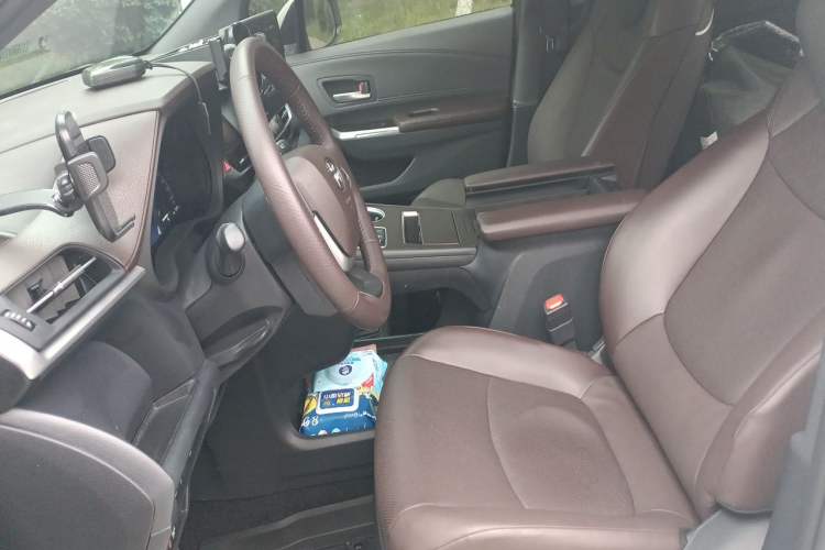 Used Toyota Granvia 2024 2.5L Hybrid Prestige PLUS Four-Wheel Drive Version Left Front Seat