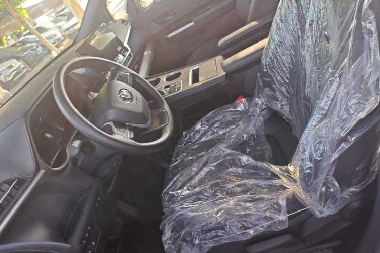 Used Toyota Granvia 2024 2.5L Hybrid Luxury Edition Left Front Seat