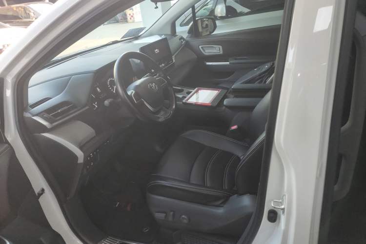 Used Toyota Granvia 2024 2.5L Hybrid Comfort Edition Left Front Seat