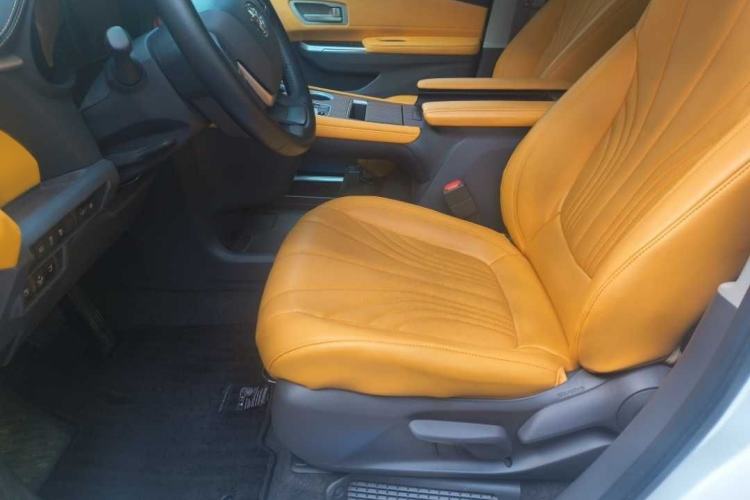 Used Toyota Granvia 2024 2.5L Hybrid Comfort Edition Left Front Seat